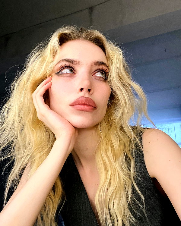 anya4everr instagram image archive image