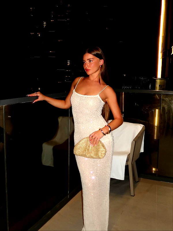 daniella_zeldis instagram image archive image