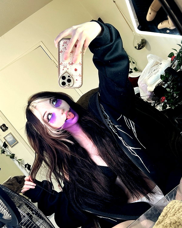 danielle.mercedie instagram image archive image