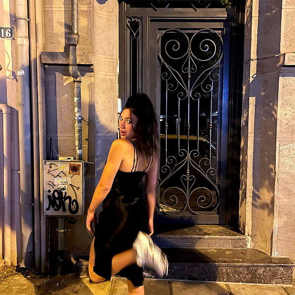 romi_henenson instagram image archive image