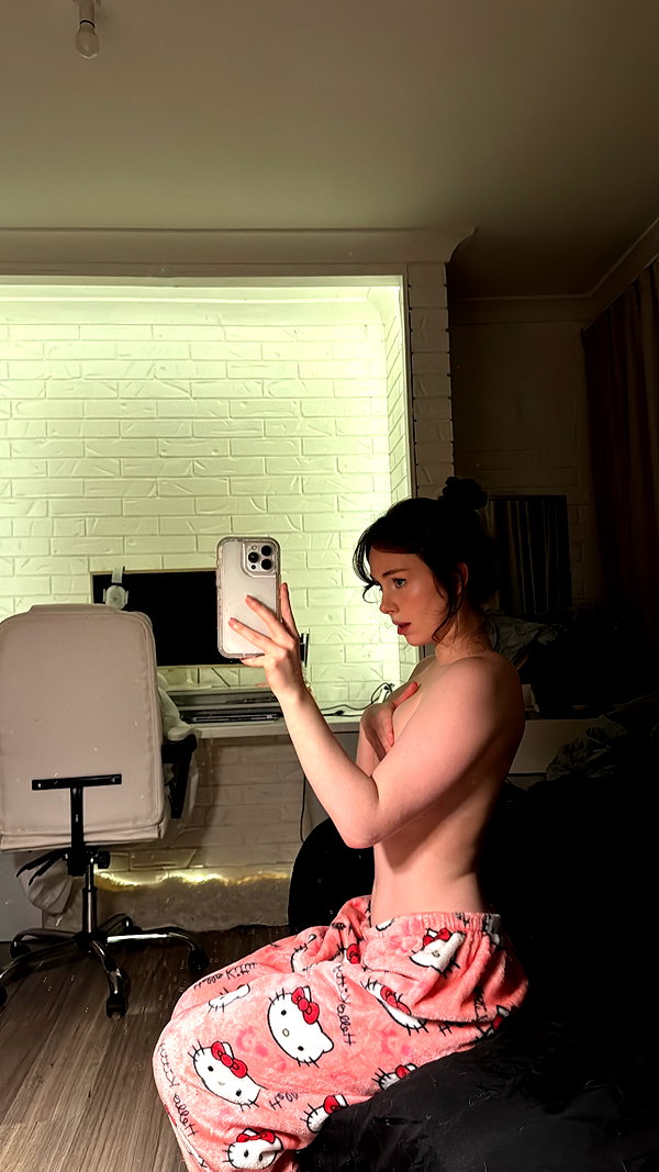 danielledawnnn instagram image archive image
