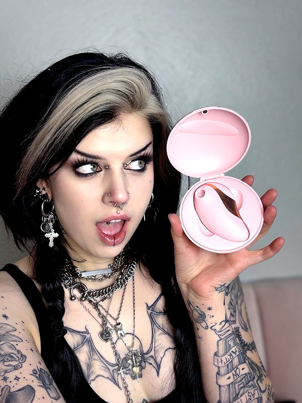 yeahimcaroline instagram image archive image