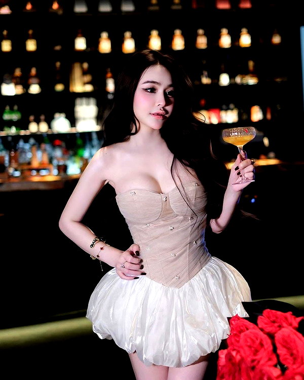 lyhythuedoxinh instagram image archive image