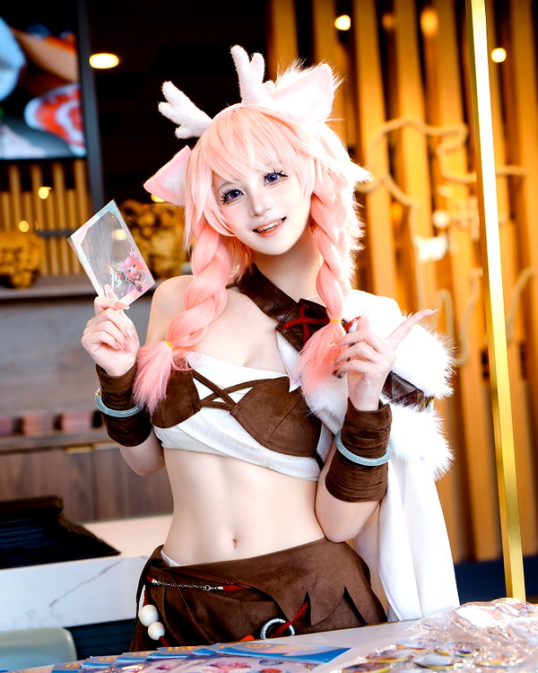miee_cos instagram image archive image