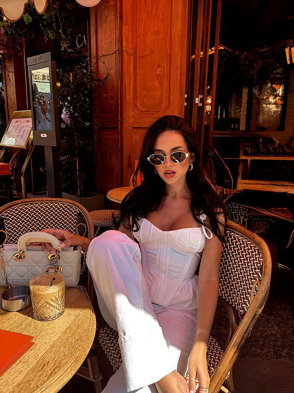 zoeliss instagram image archive image