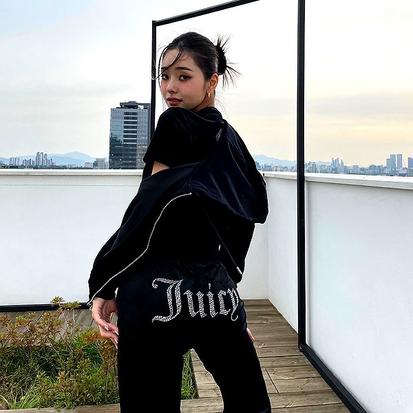 dear.zia instagram image archive image