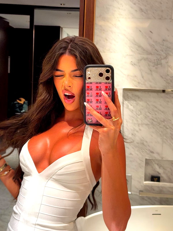 oliviaphillipps instagram image archive image