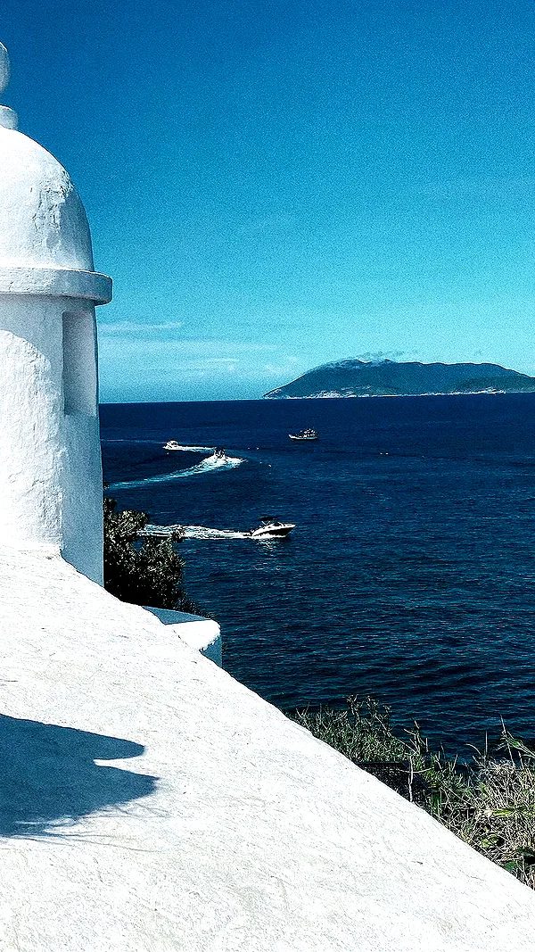 bellassq_ instagram image archive image