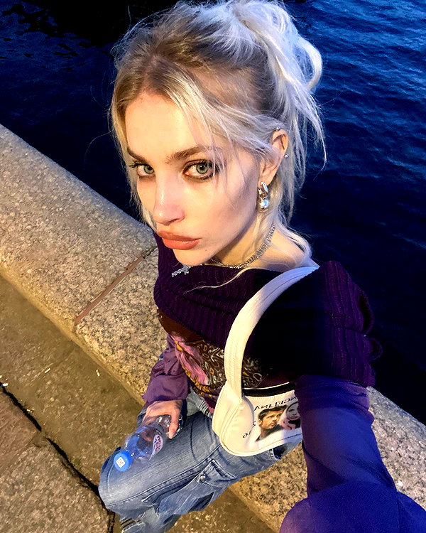 anya4everr instagram image archive image