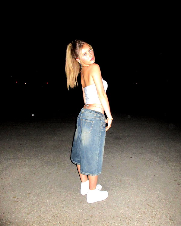 ellianawalmsley instagram image archive image