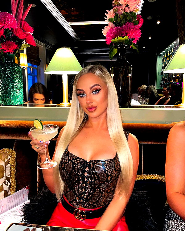 rhiannonbluee instagram image archive image
