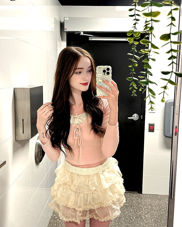 1uvgabi instagram image archive image
