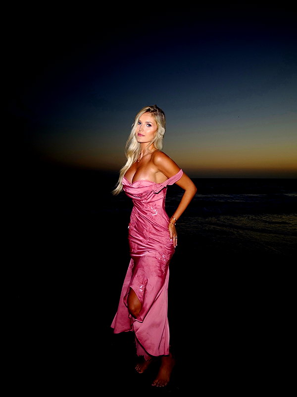 allie_dunn instagram image archive image