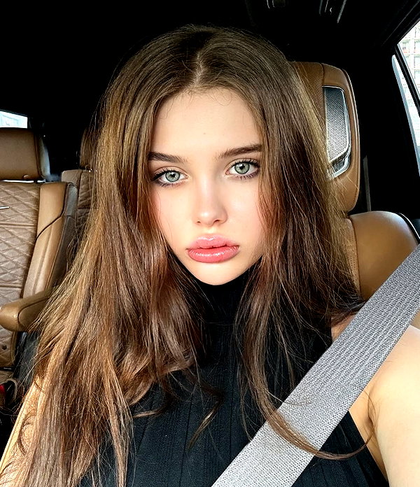baddiesessence instagram image archive image