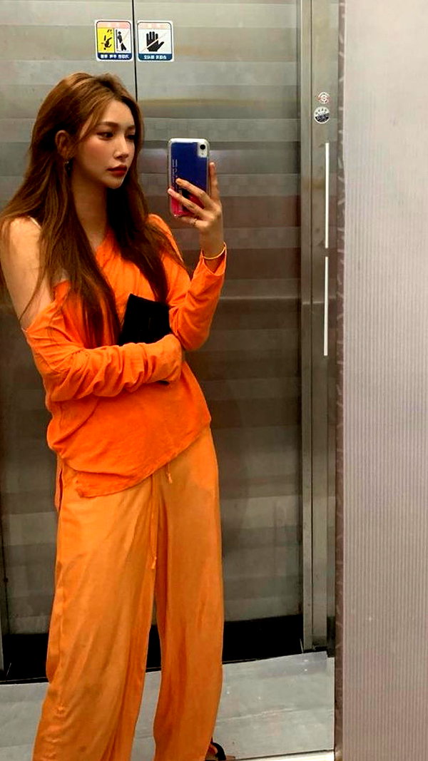 Archived image from @heroineseen on Instagram