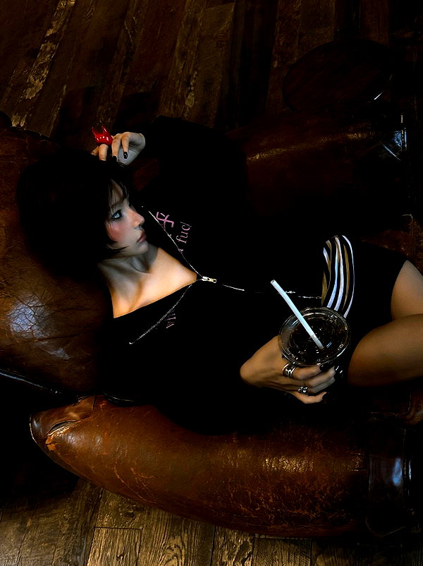 ll.lu1s instagram image archive image