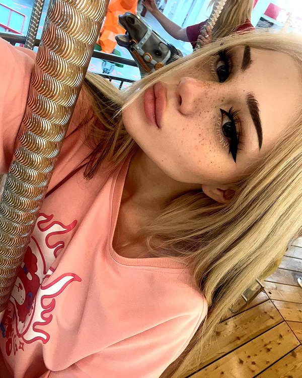 vik4au instagram image archive image