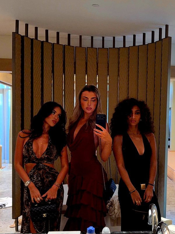zoeliss instagram image archive image