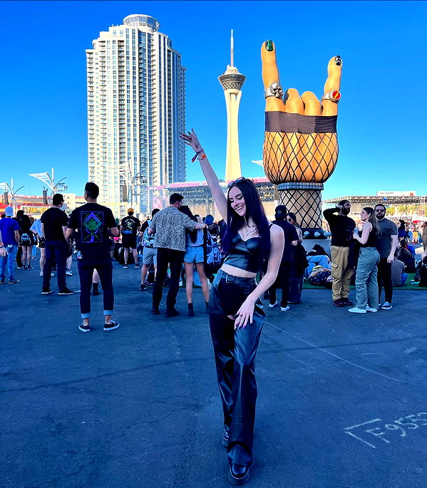 megann_eliizabeth instagram image archive image