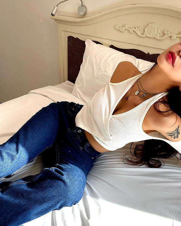 Archived image from @heroineseen on Instagram