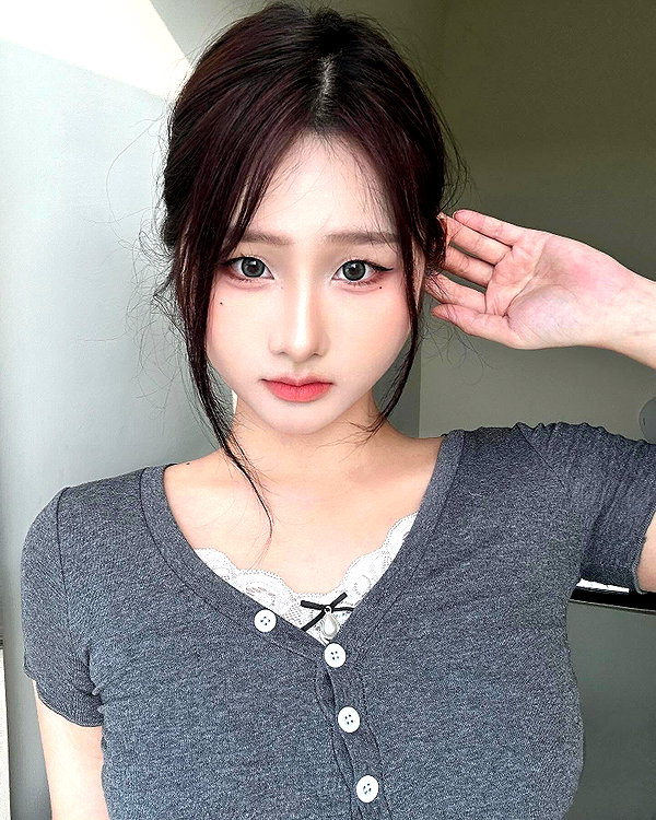lai_931201 instagram image archive image