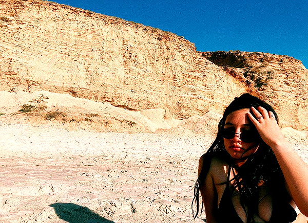 romi_henenson instagram image archive image