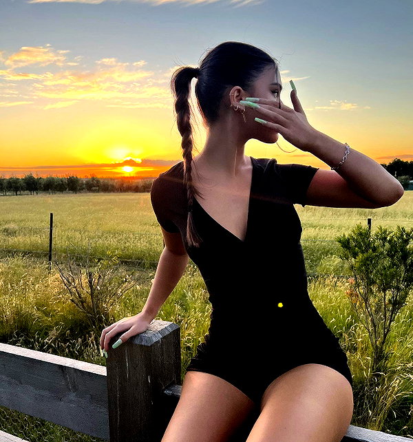 leahhalton instagram image archive image