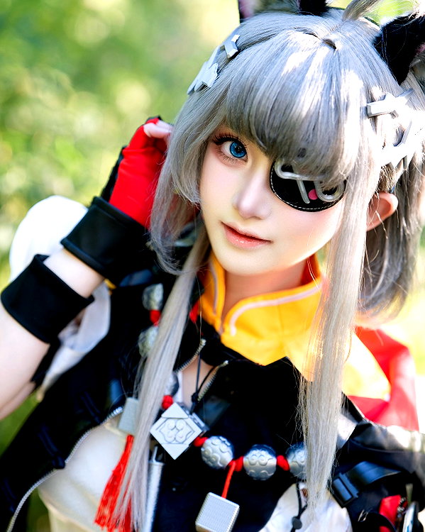 miee_cos instagram image archive image