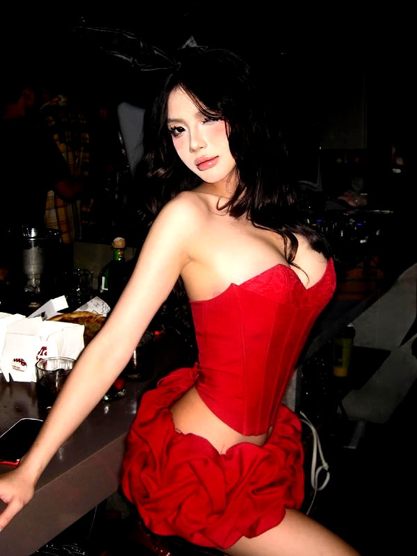 lyhythuedoxinh instagram image archive image