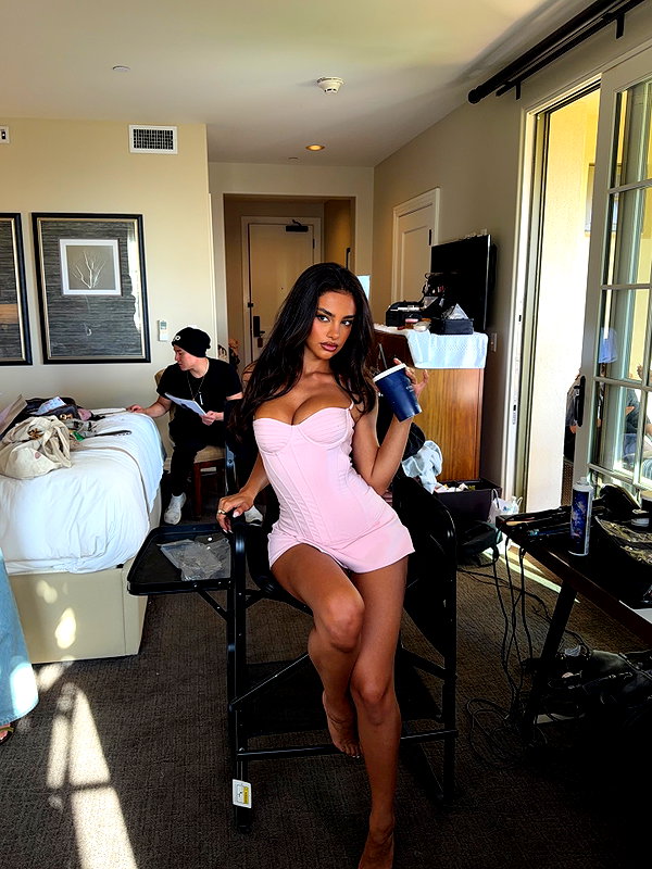 godbless_jess instagram image archive image