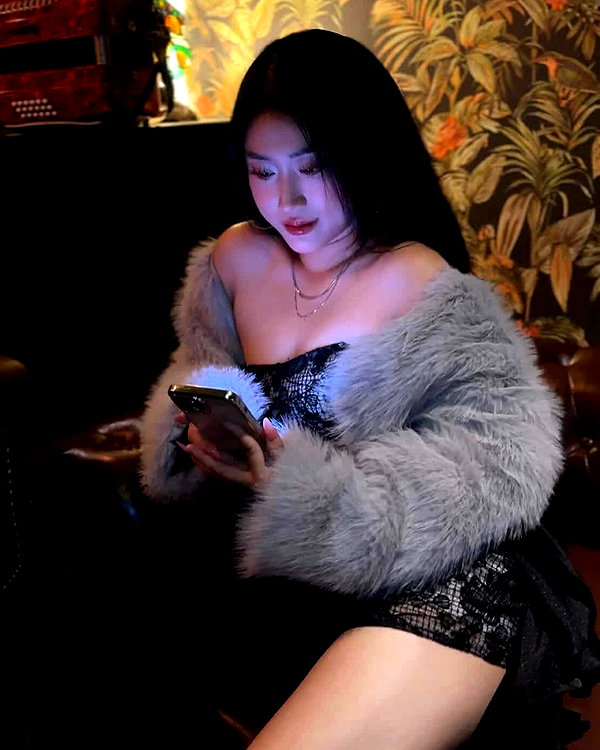 lyhythuedoxinh instagram image archive image