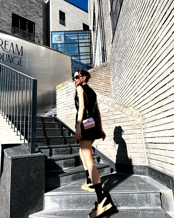 dear.zia instagram image archive image