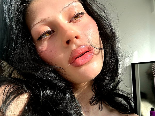 karolinaawasik instagram image archive image