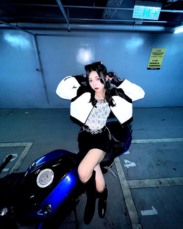 nixqq.425_ instagram image archive image