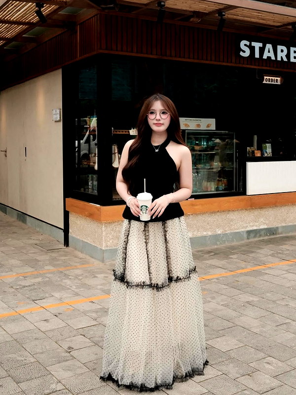 lyhythuedoxinh instagram image archive image