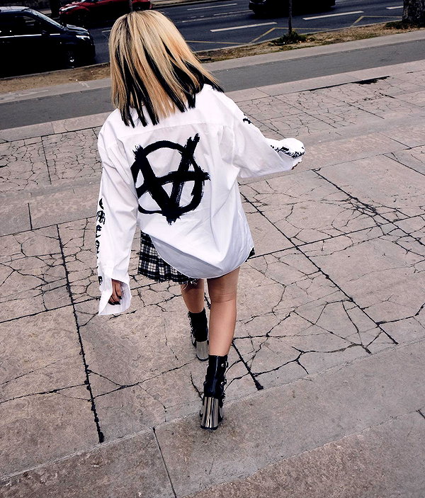 avrillavigne instagram image archive image