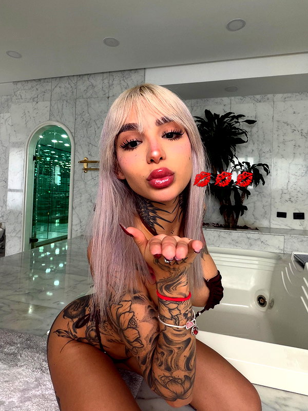 vampire_melanie instagram image archive image