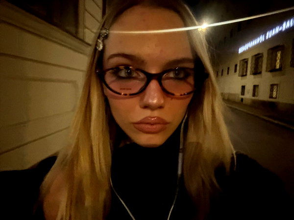leni.bahr instagram image archive image
