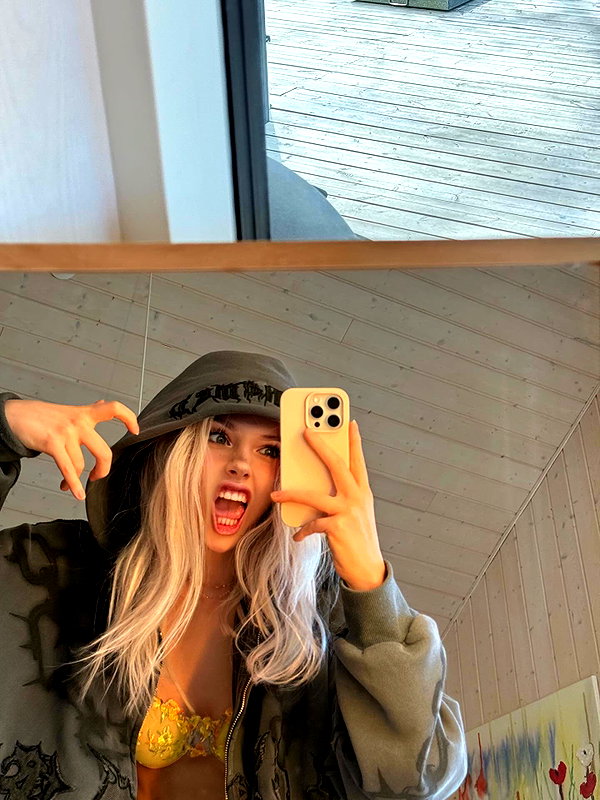 milkibunshehe instagram image archive image
