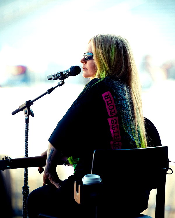 avrillavigne instagram image archive image