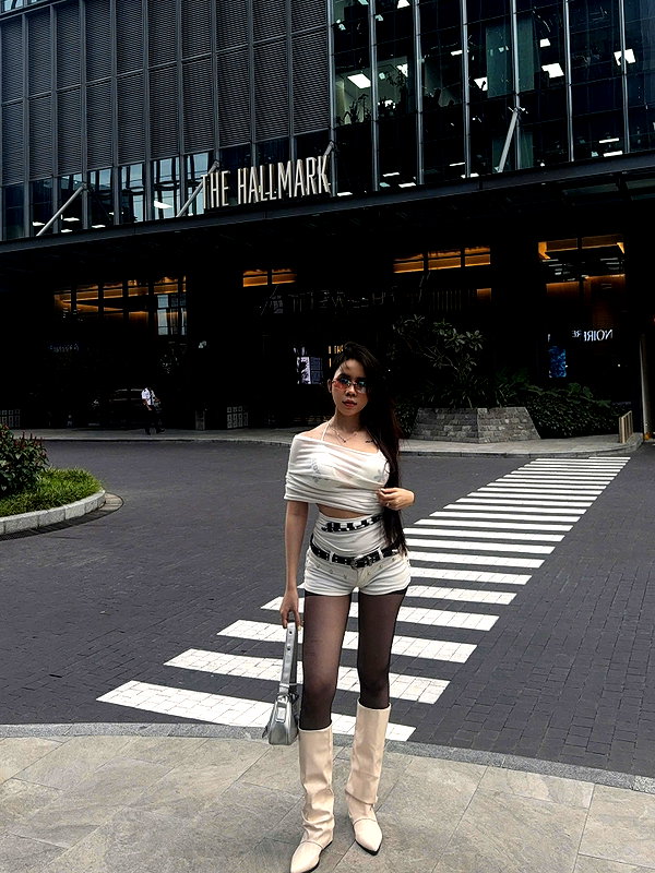 lyhythuedoxinh instagram image archive image
