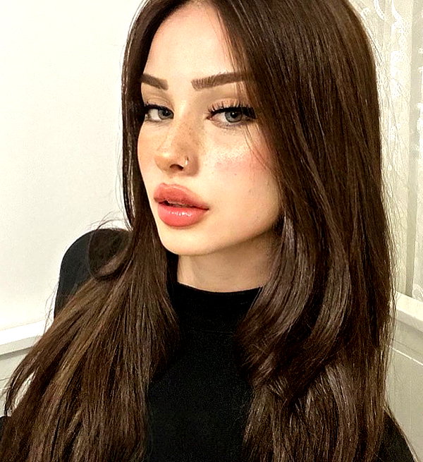 baddiesessence instagram image archive image