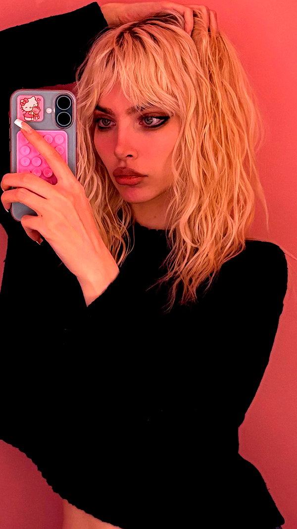anya4everr instagram image archive image