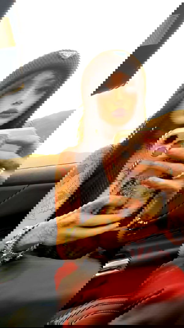 zommmbri zommmbri archive image