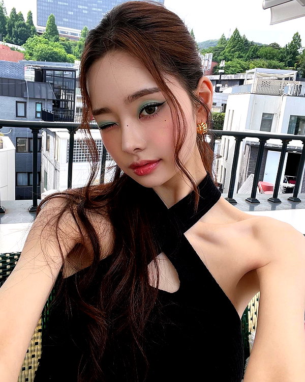 dear.zia instagram image archive image
