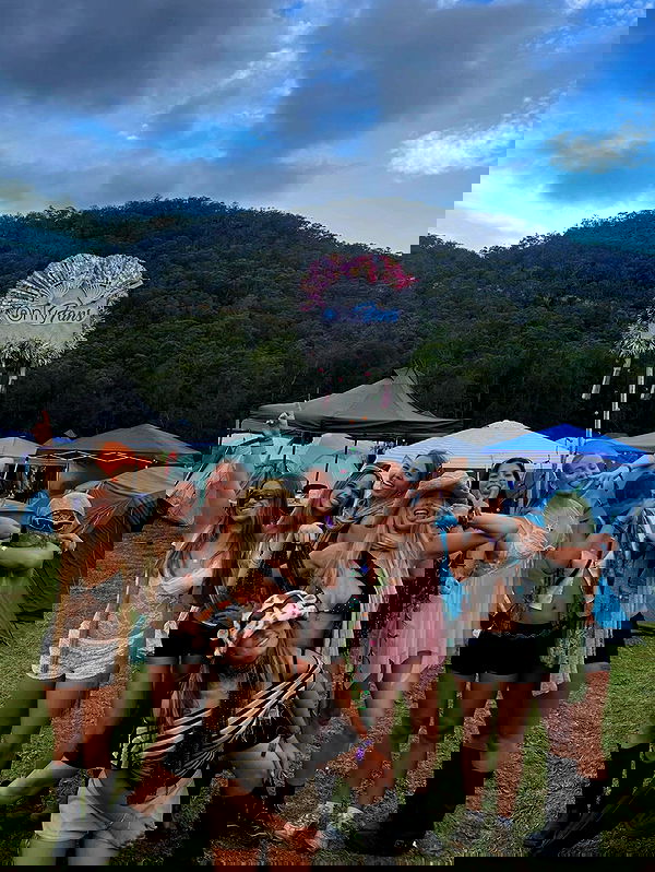 ellamwatts_ ellamwatts_ archive image