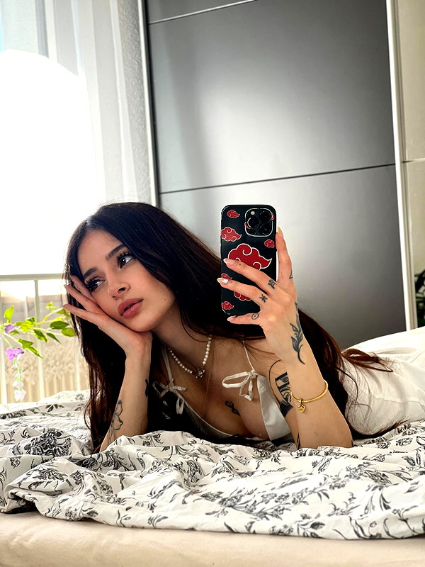 cata.leyah instagram image archive image