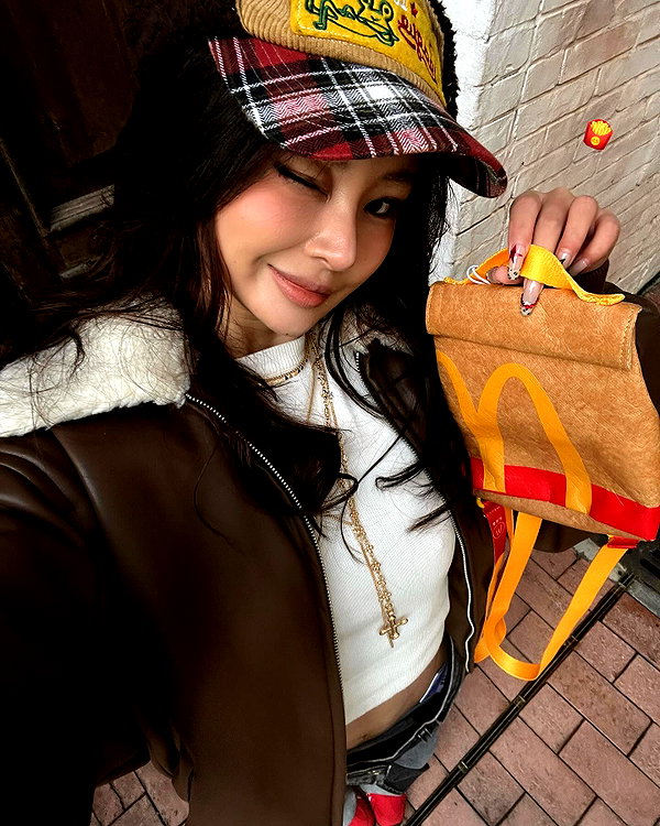 ll.lu1s instagram image archive image