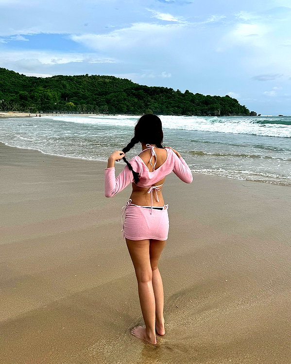 _nei.ko instagram image archive image