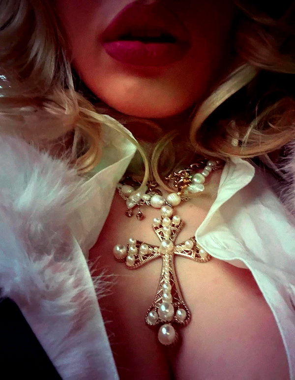 leni.bahr instagram image archive image